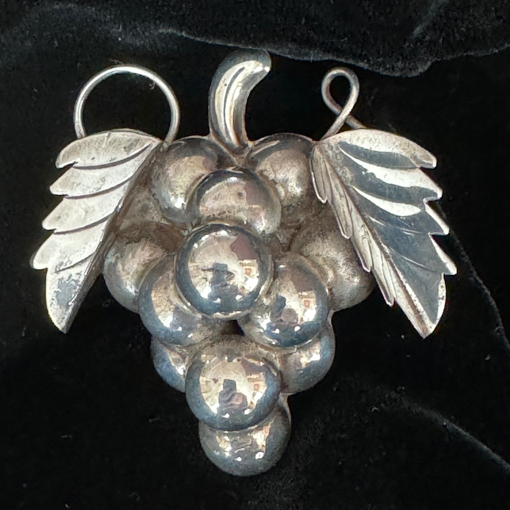 Taxco vintage sterling brooch, Grape Cluster